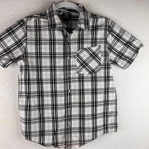 Shaun White Other - SHAUN WHITE DRESS Boys Size Medium Black & Gray button down shirt. Short sleeves